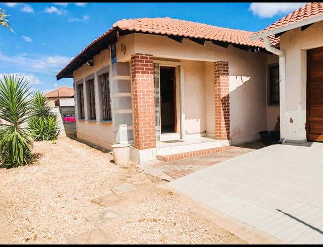 4 BEDROOM PROPERTY TO RENT IN IVYDALE